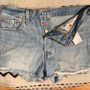 Levi 5 Shorts With Colored Buttons Nwt 